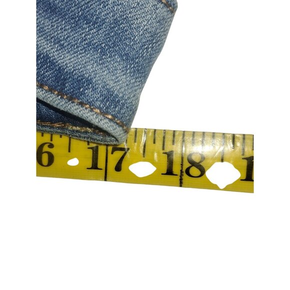 Time & Tru Womens Distressed Denim Jeans Shorts 16 Bermuda Light Wash - Picture 4 of 8